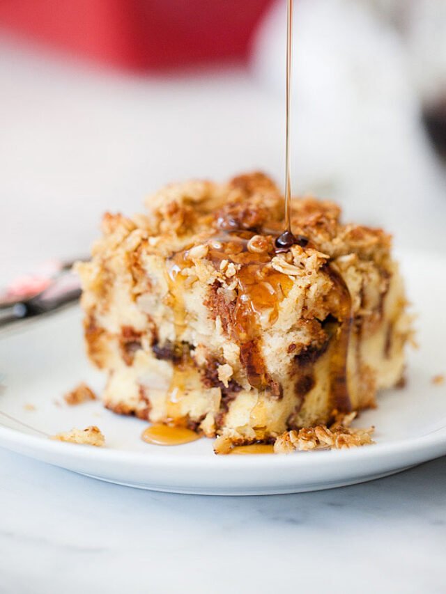 Banana-and-Chocolate-Chip-Baked-French-Toast-with-Oatmeal-Crumble-foodiecrush.com-1